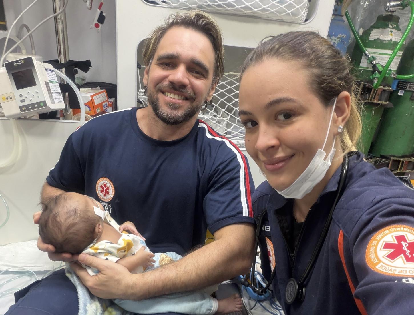 Em uma luta pela vida, anjos do SAMU agem rápido e estabilizam bebê de dois meses em Cajazeiras
