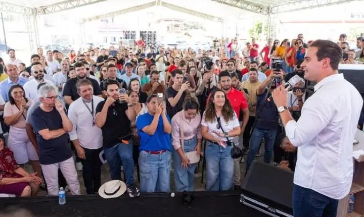 Lucas Ribeiro visita Centro de Hemodiálise de Pombal e participa de entrega de veículos para Saúde no Sertão