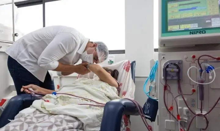 Lucas Ribeiro visita Centro de Hemodiálise de Pombal e participa de entrega de veículos para Saúde no Sertão